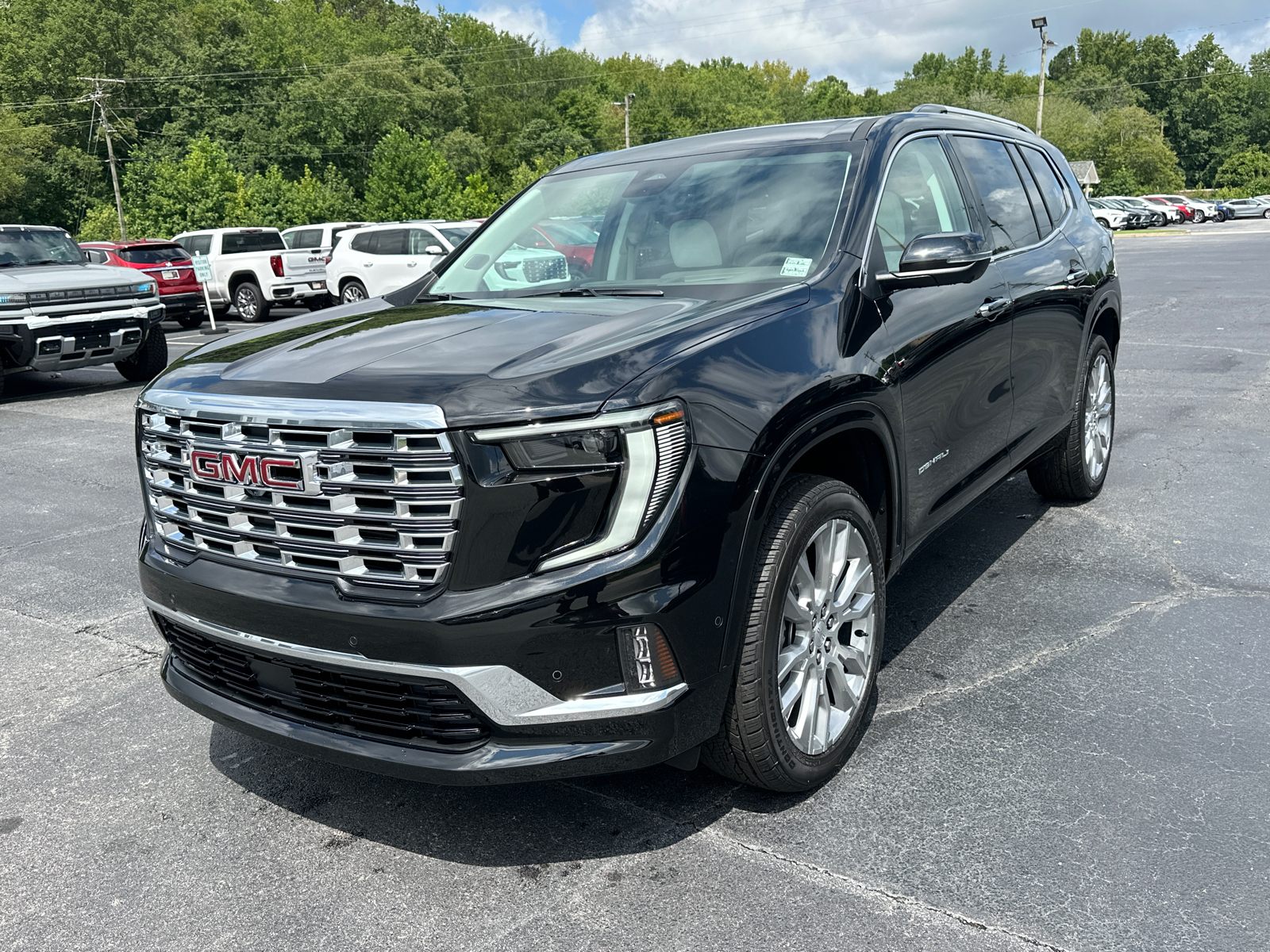 2024 GMC Acadia Denali 2