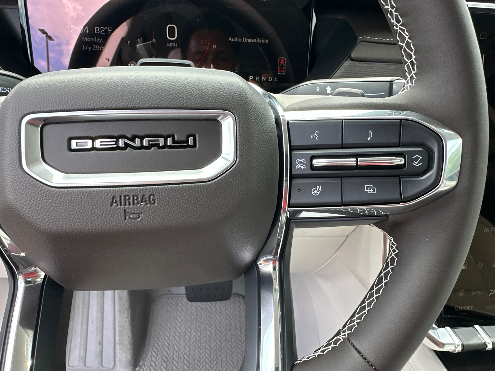 2024 GMC Acadia Denali 27