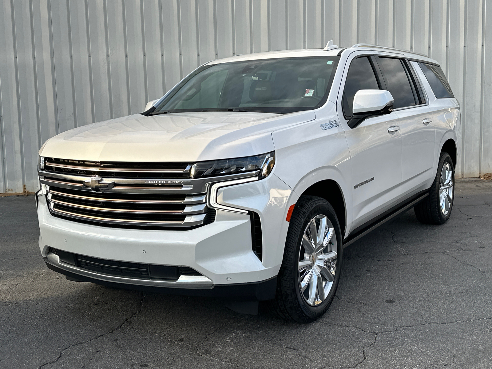 2021 Chevrolet Suburban High Country 3