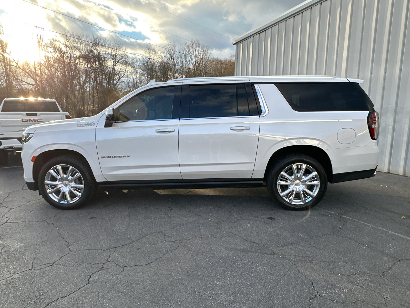 2021 Chevrolet Suburban High Country 10