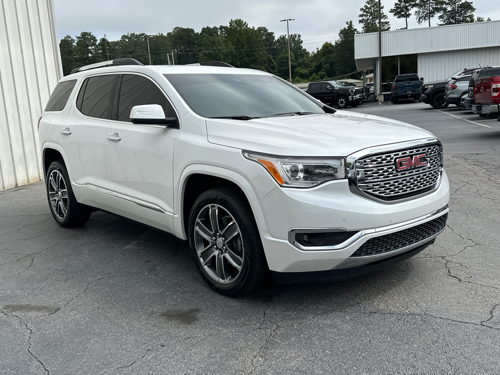 2017 GMC Acadia Denali 4