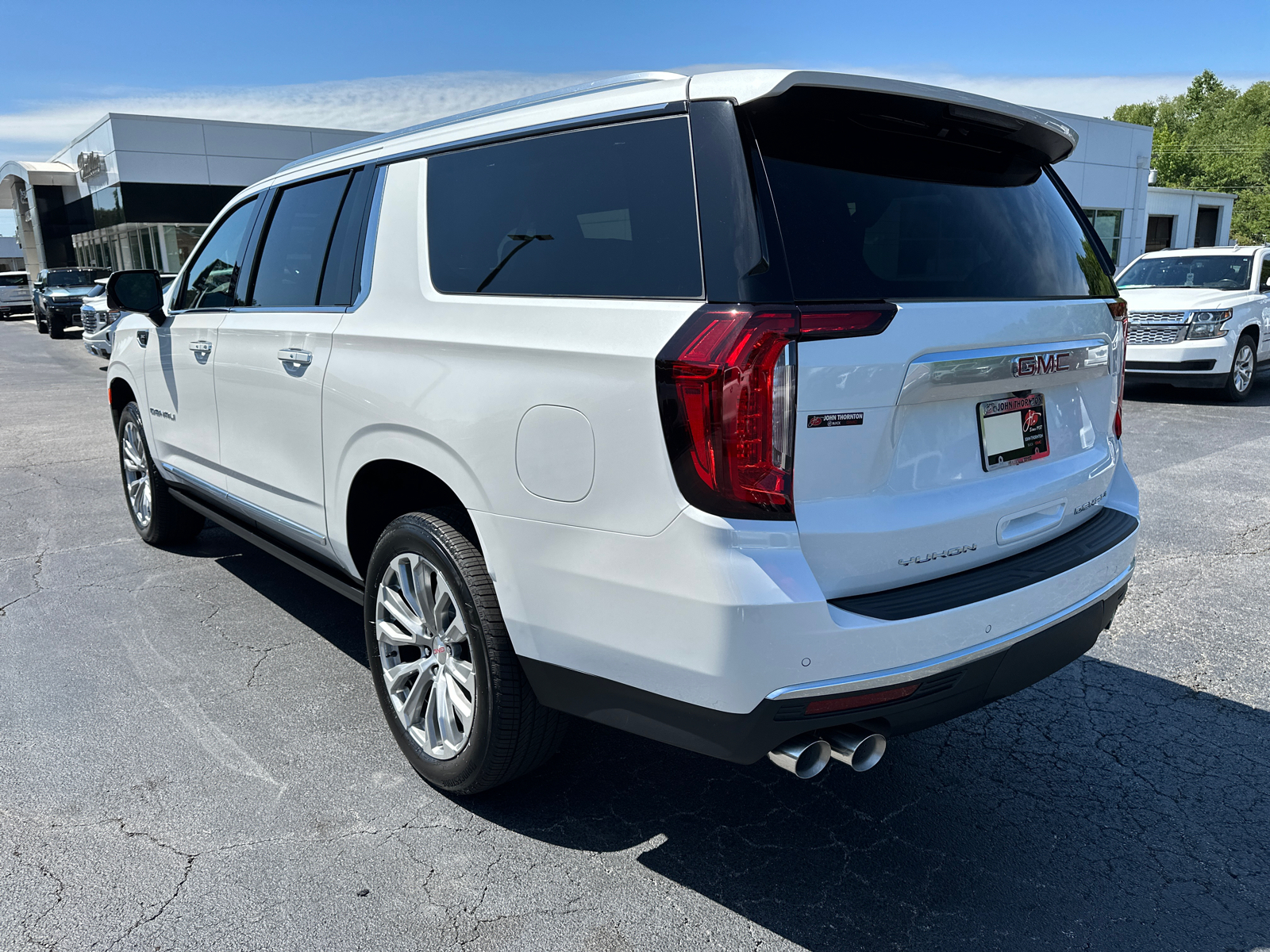 2024 GMC Yukon XL Denali 8