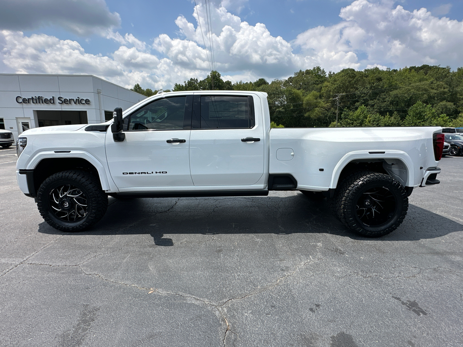 2024 GMC Sierra 3500HD Denali 9