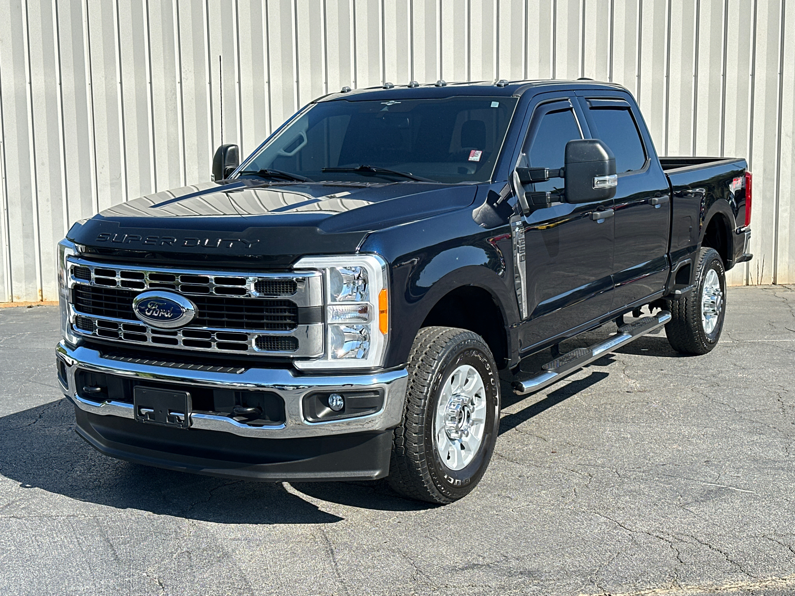 2023 Ford F-250SD XLT 2