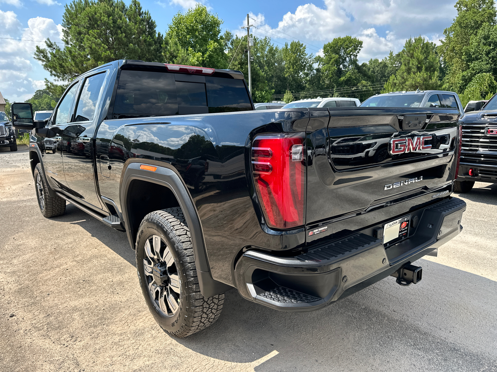 2024 GMC Sierra 2500HD Denali 8