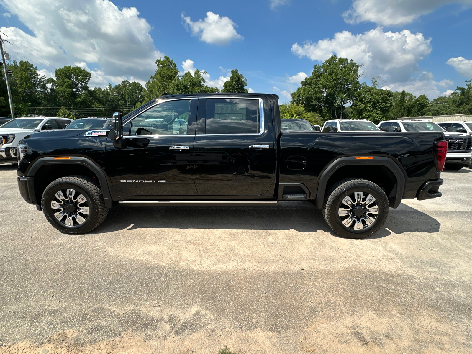 2024 GMC Sierra 2500HD Denali 9