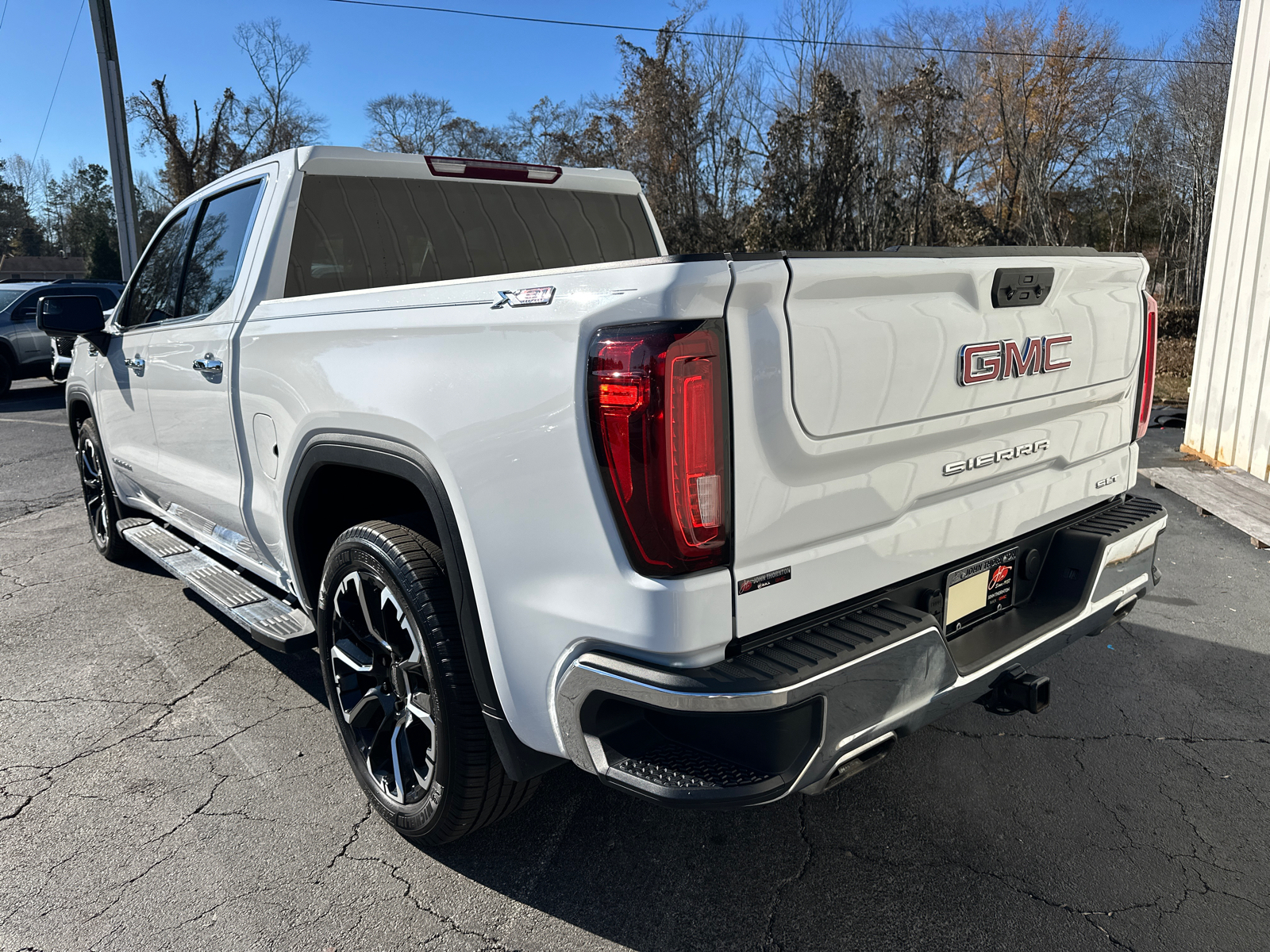 2023 GMC Sierra 1500 SLT 9