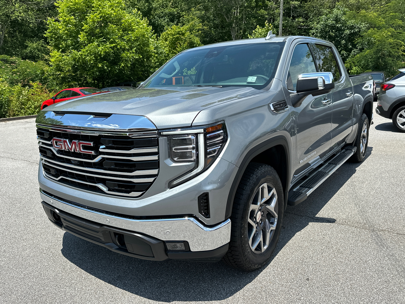 2024 GMC Sierra 1500 SLT 2