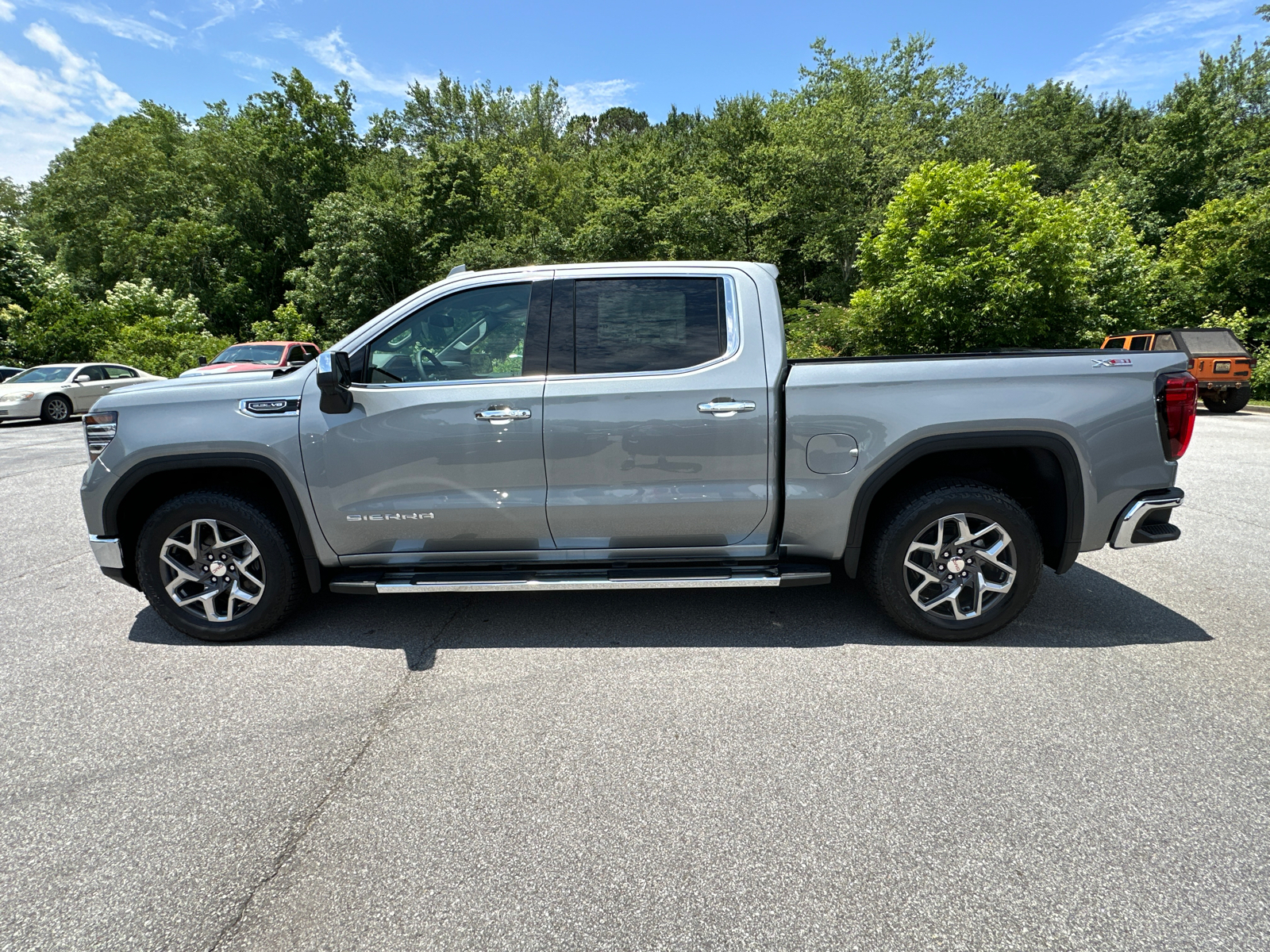 2024 GMC Sierra 1500 SLT 9