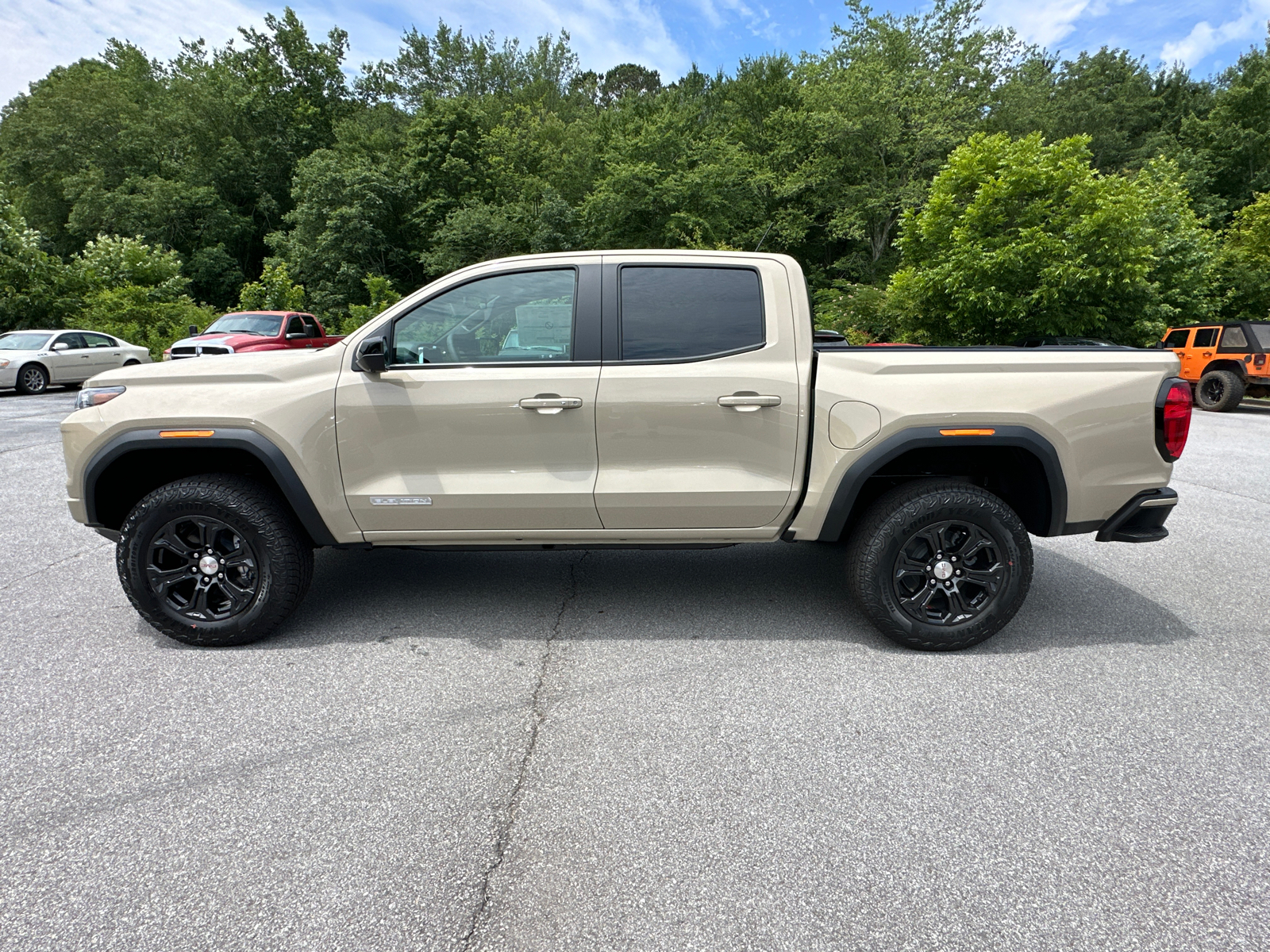 2024 GMC Canyon Elevation 9