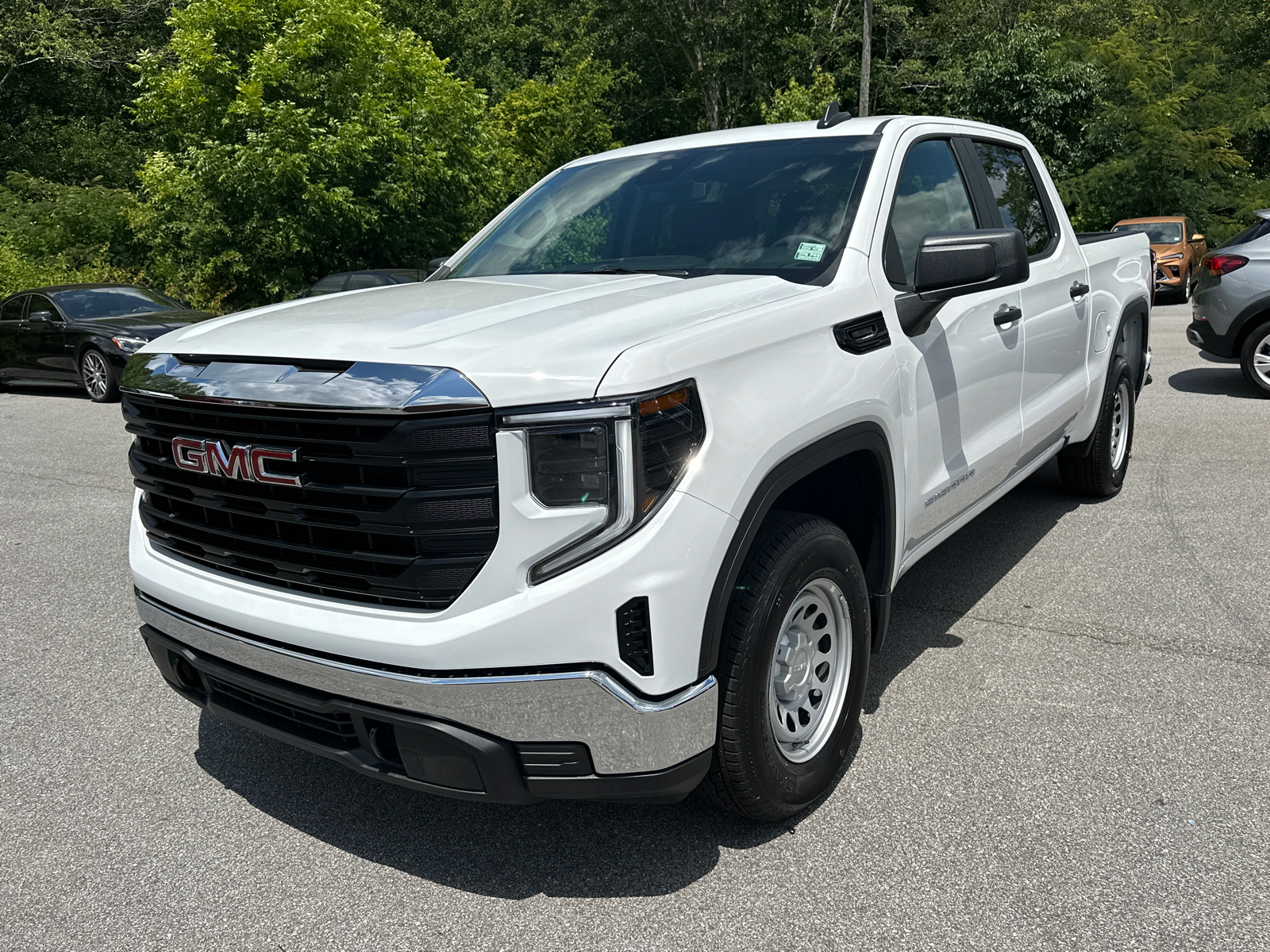 2024 GMC Sierra 1500 Pro 2