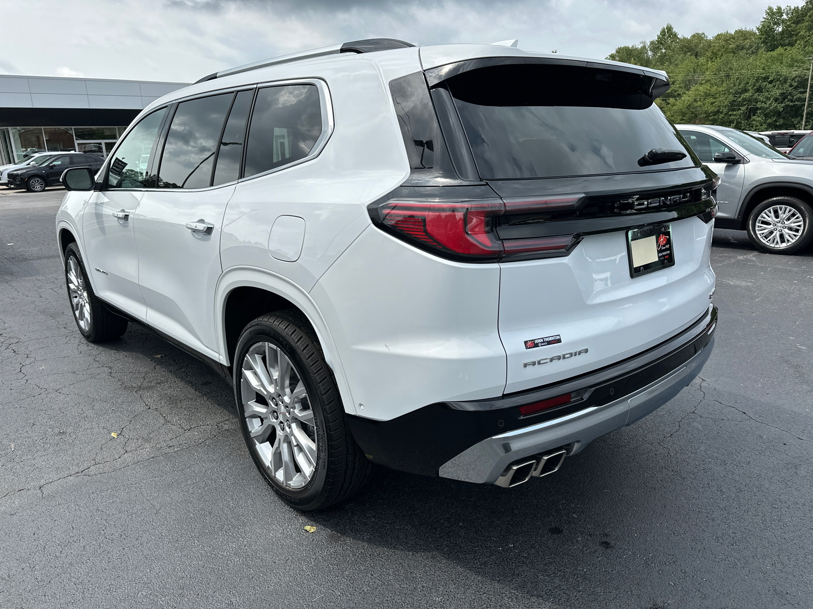 2024 GMC Acadia  8