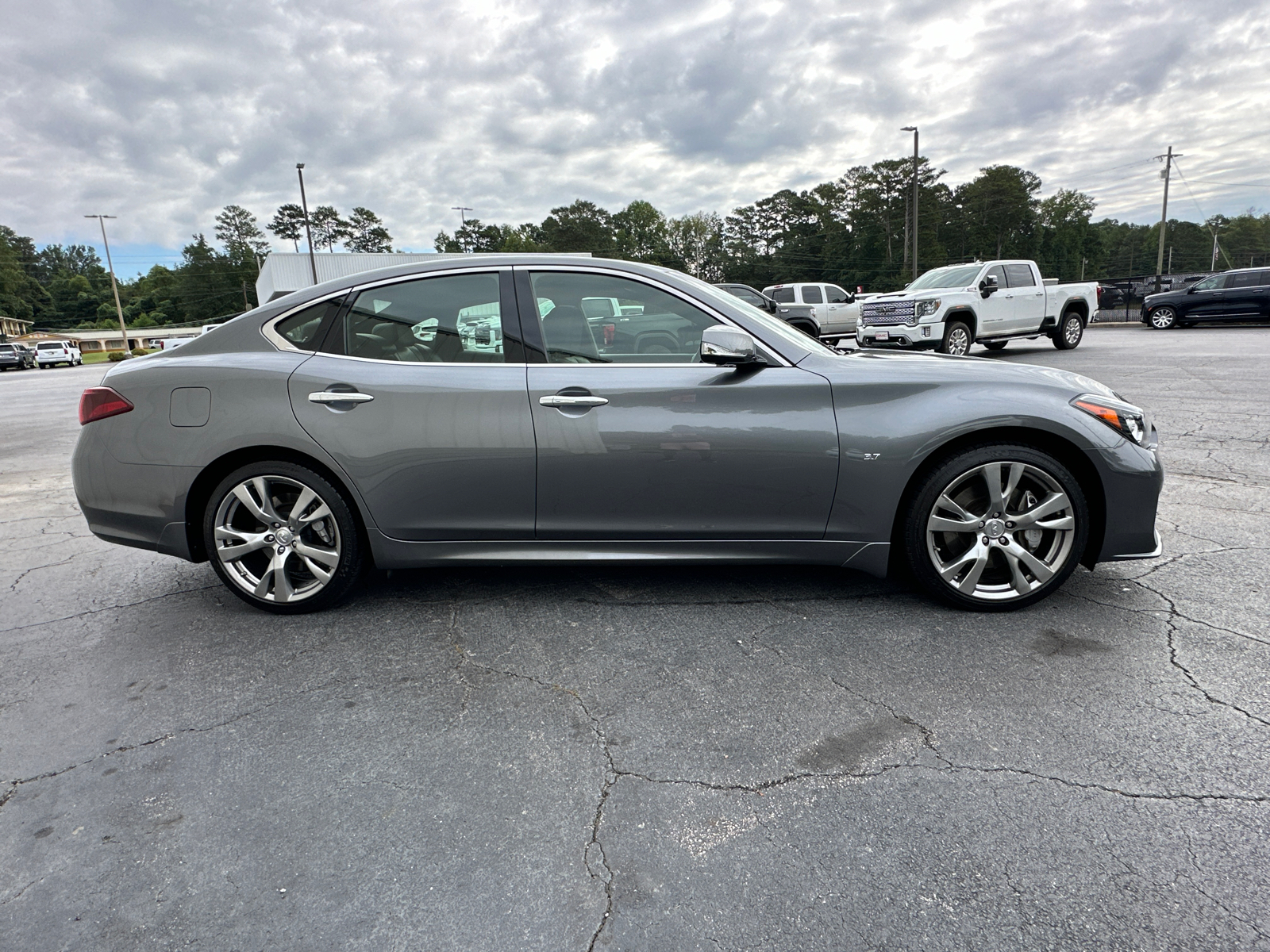 2016 INFINITI Q70 3.7 5