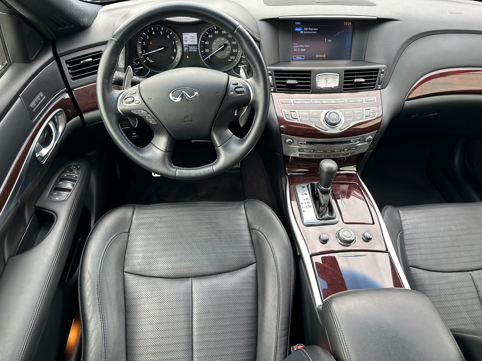 2016 INFINITI Q70 3.7 23