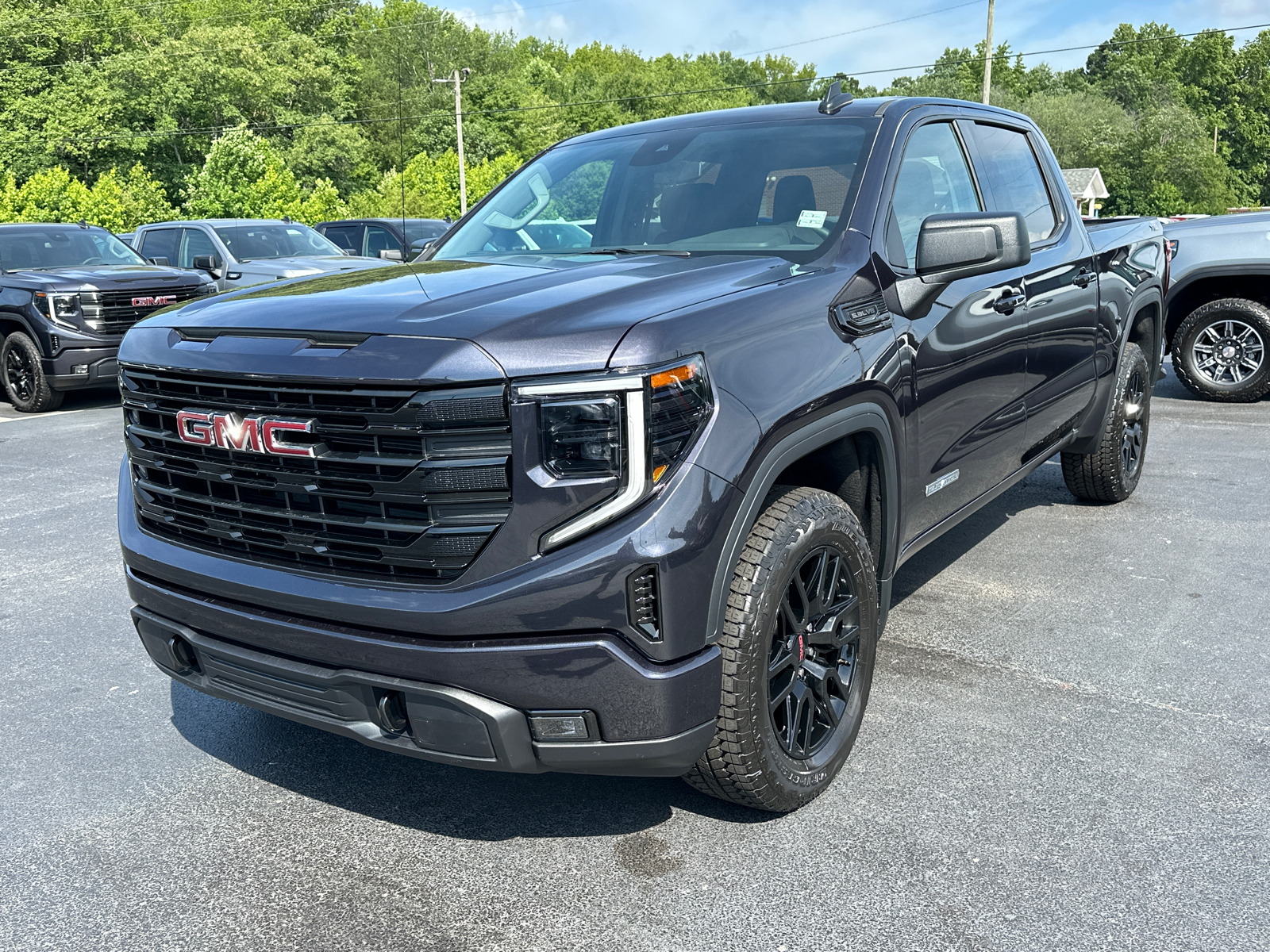 2024 GMC Sierra 1500 Elevation 2