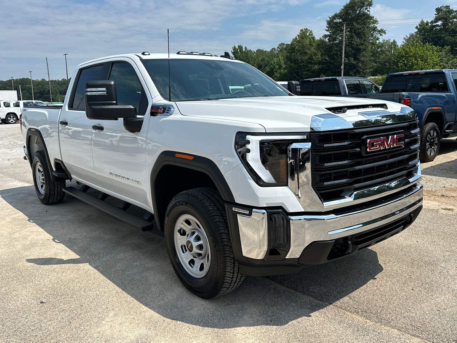 2024 GMC Sierra 2500HD Pro 4