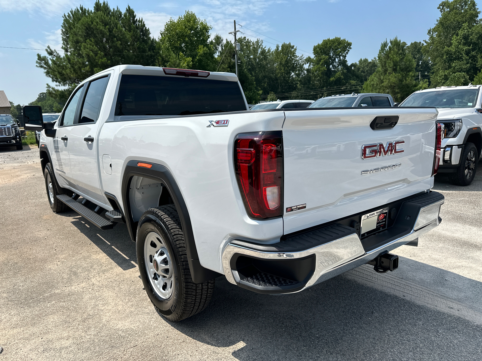 2024 GMC Sierra 2500HD Pro 8