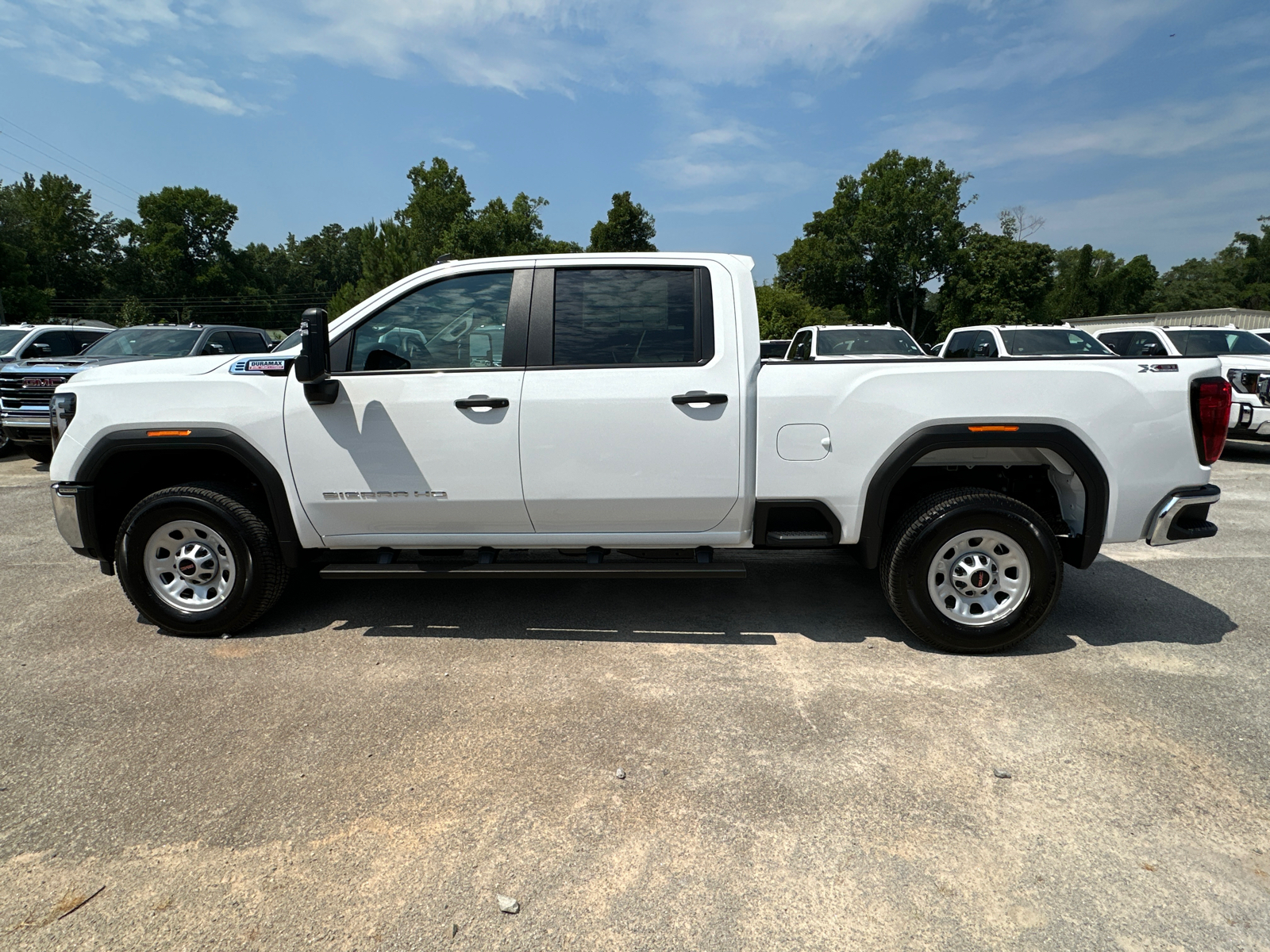 2024 GMC Sierra 2500HD Pro 9