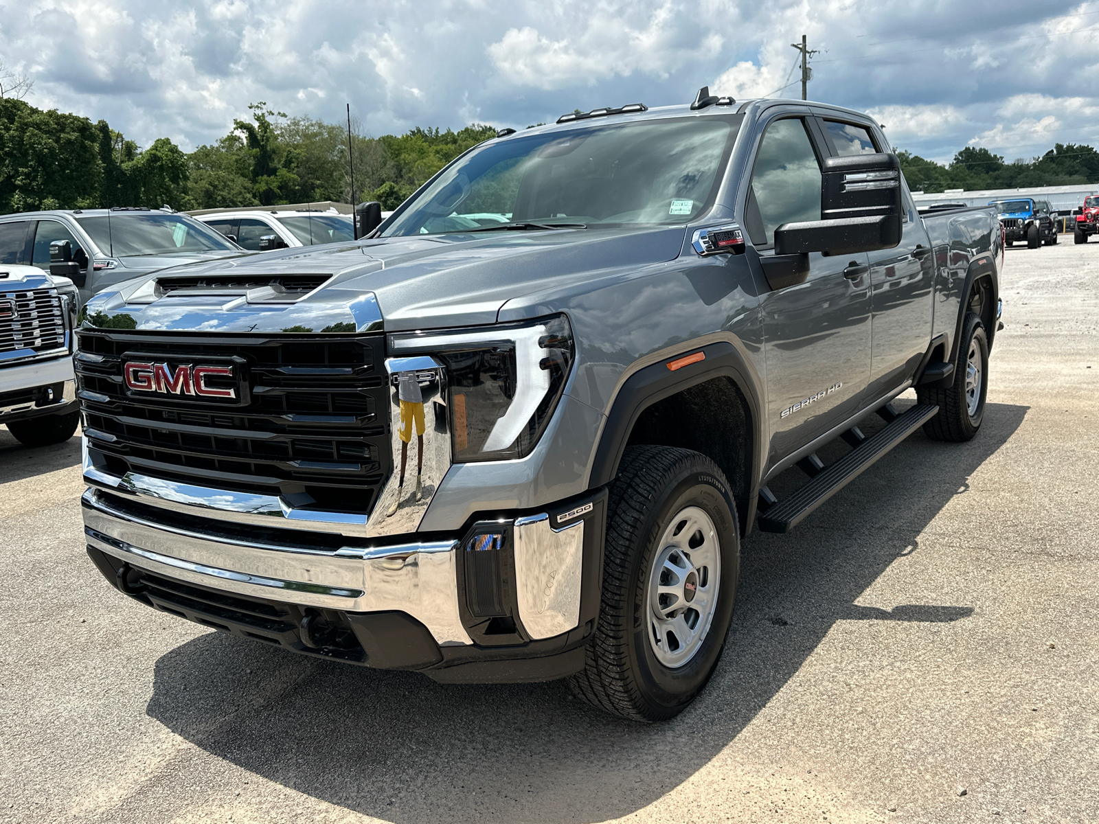 2024 GMC Sierra 2500HD Pro 2