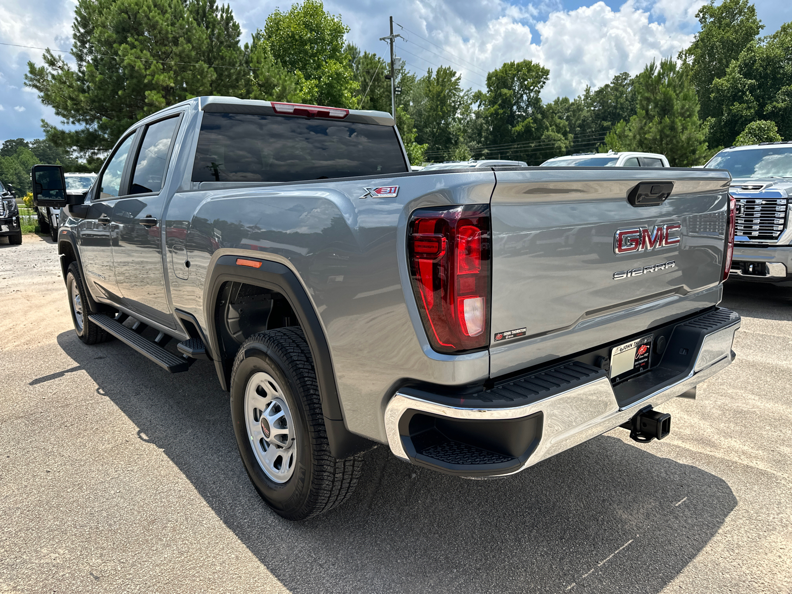 2024 GMC Sierra 2500HD Pro 8