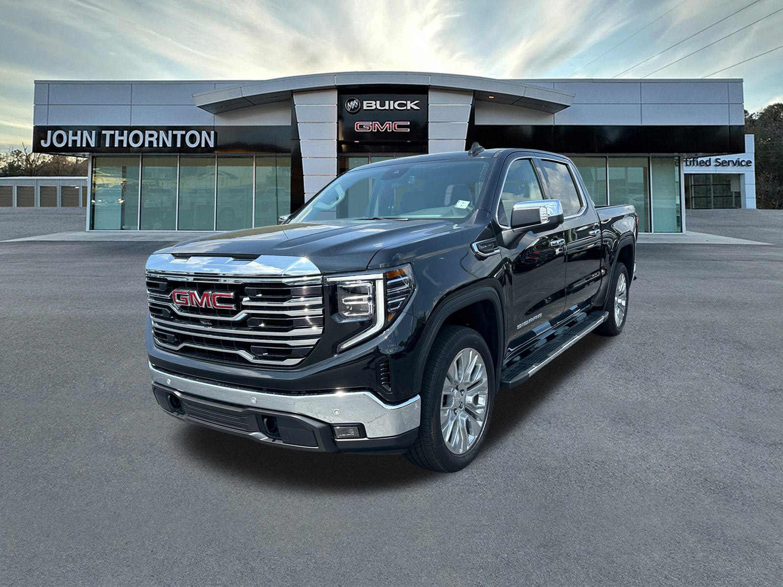 2024 GMC Sierra 1500 SLT 1