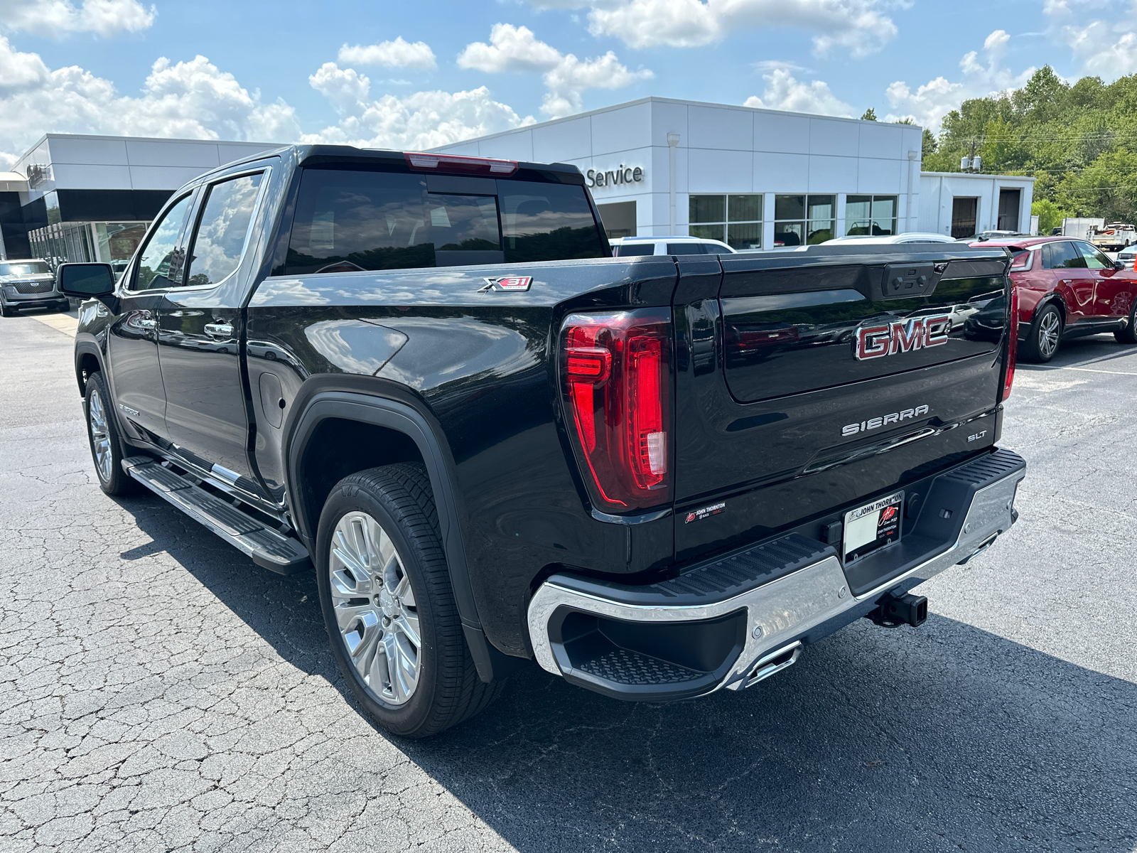 2024 GMC Sierra 1500 SLT 8