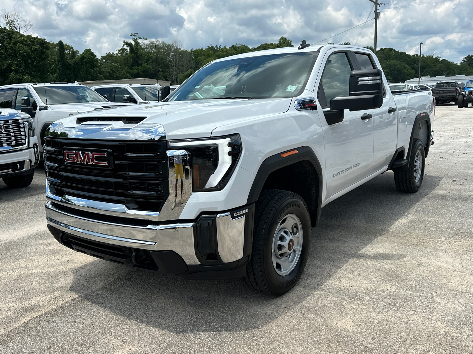 2024 GMC Sierra 2500HD Pro 2