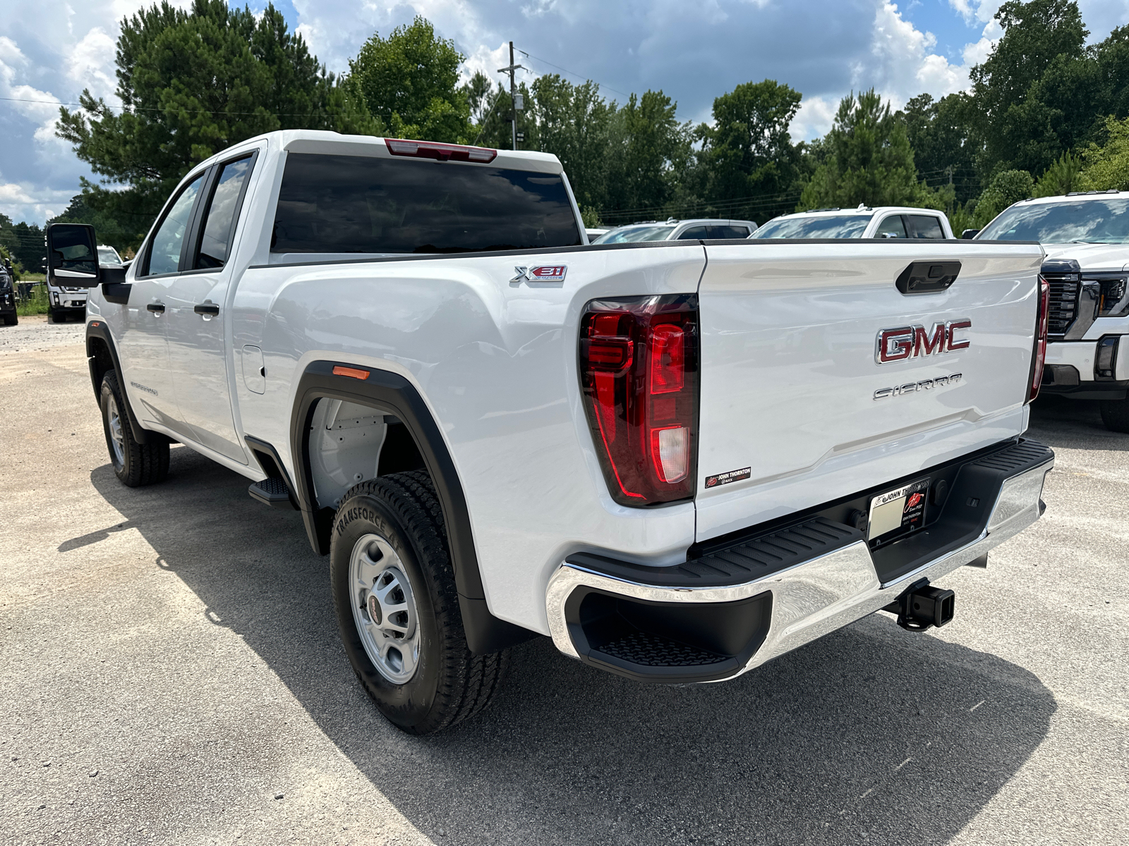 2024 GMC Sierra 2500HD Pro 8