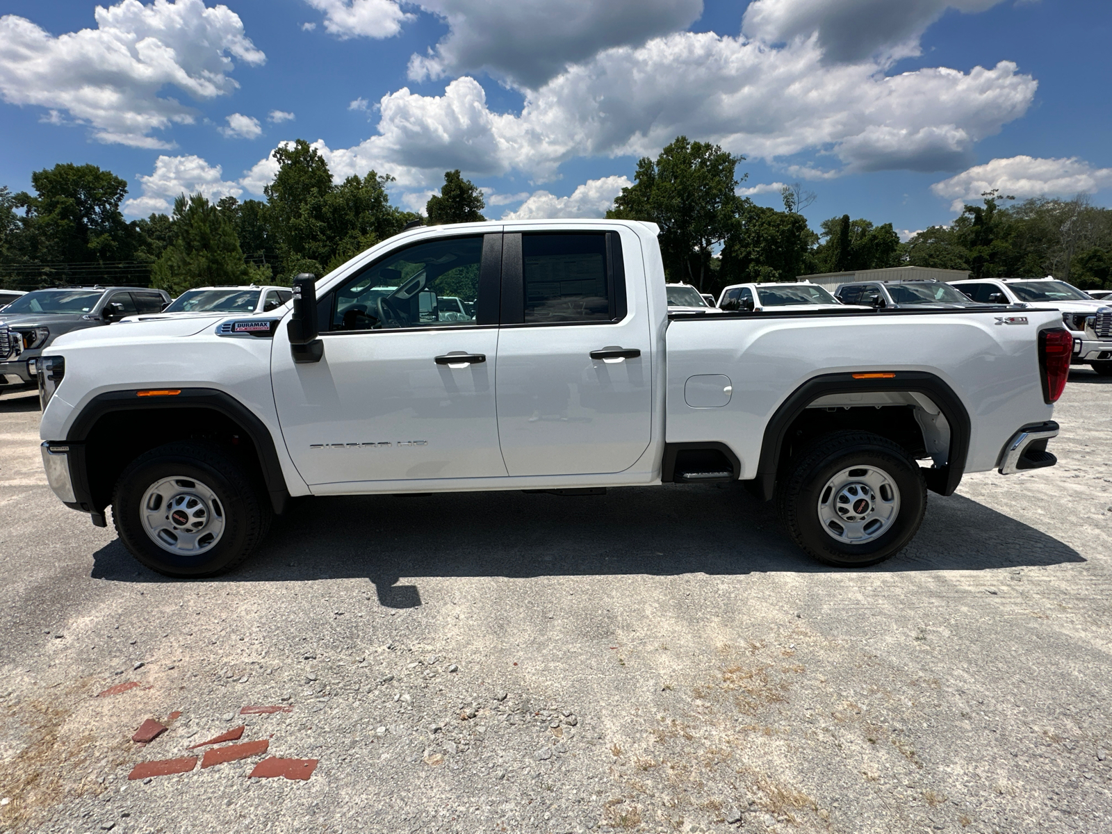 2024 GMC Sierra 2500HD Pro 9