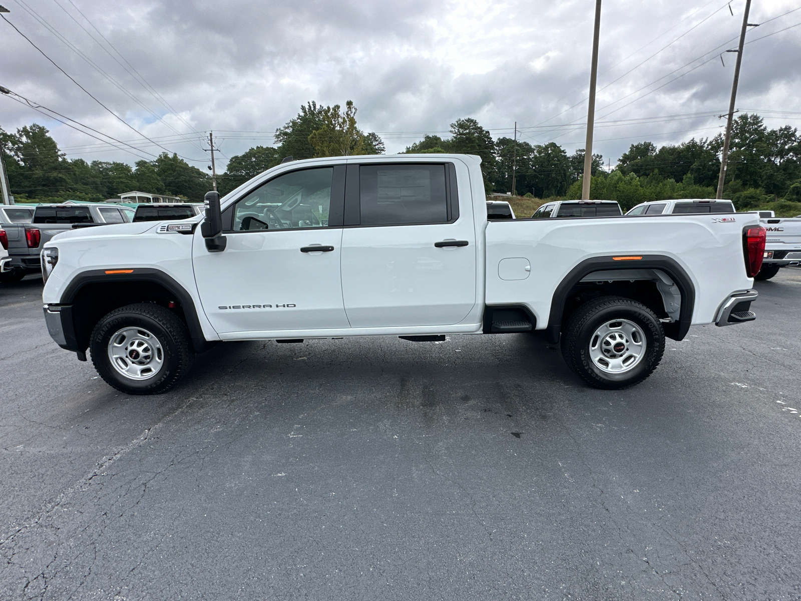 2024 GMC Sierra 2500HD Pro 9