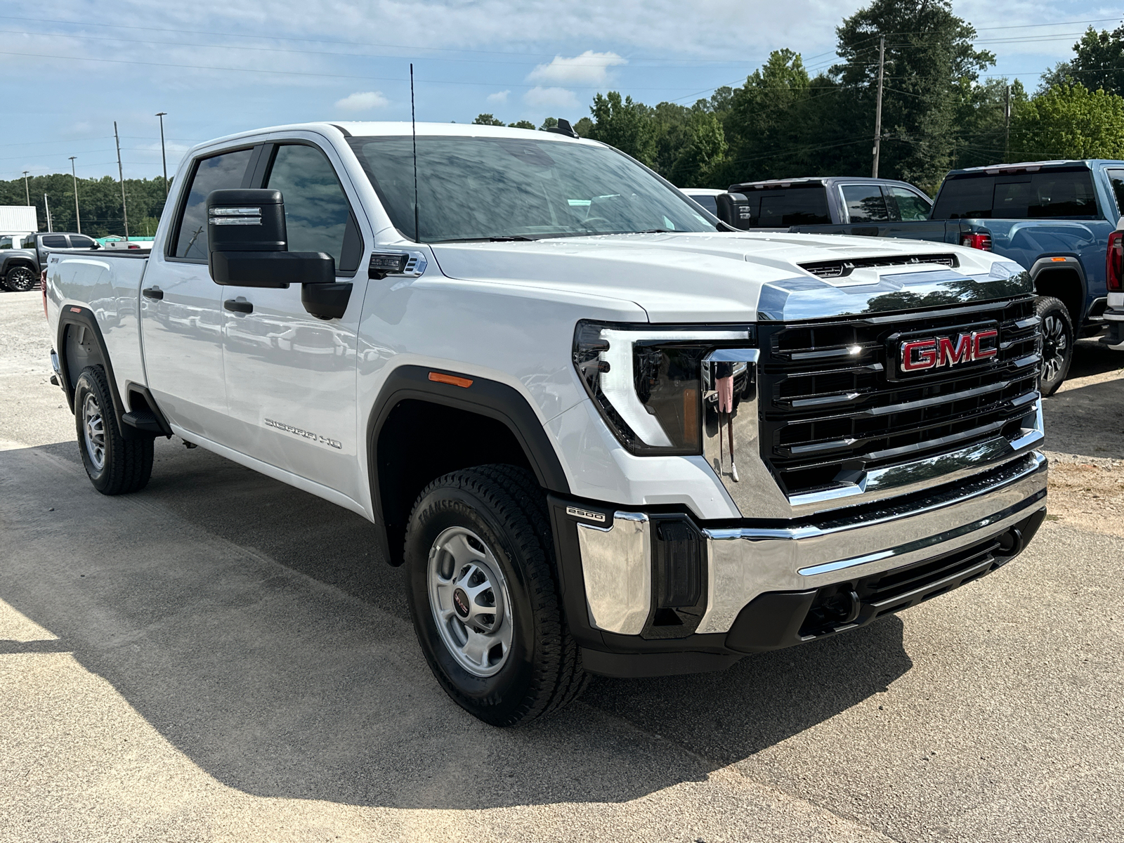 2024 GMC Sierra 2500HD Pro 4