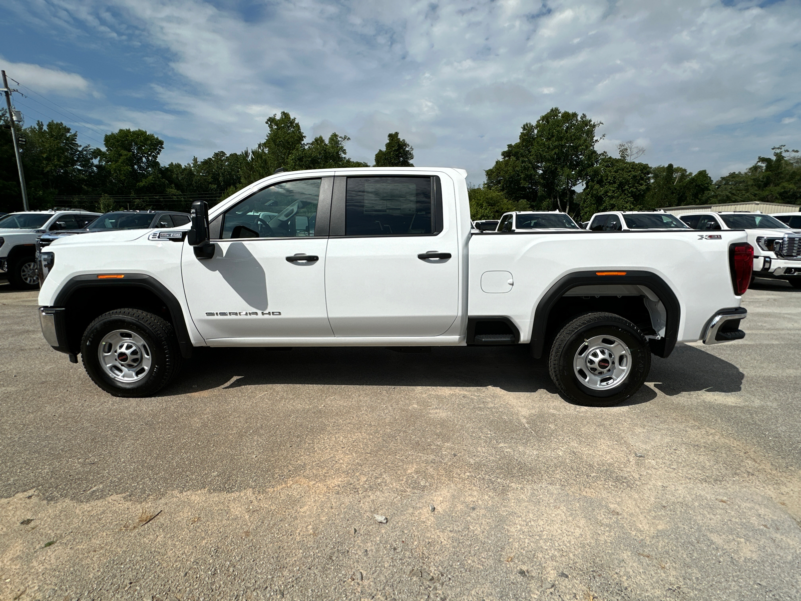 2024 GMC Sierra 2500HD Pro 9