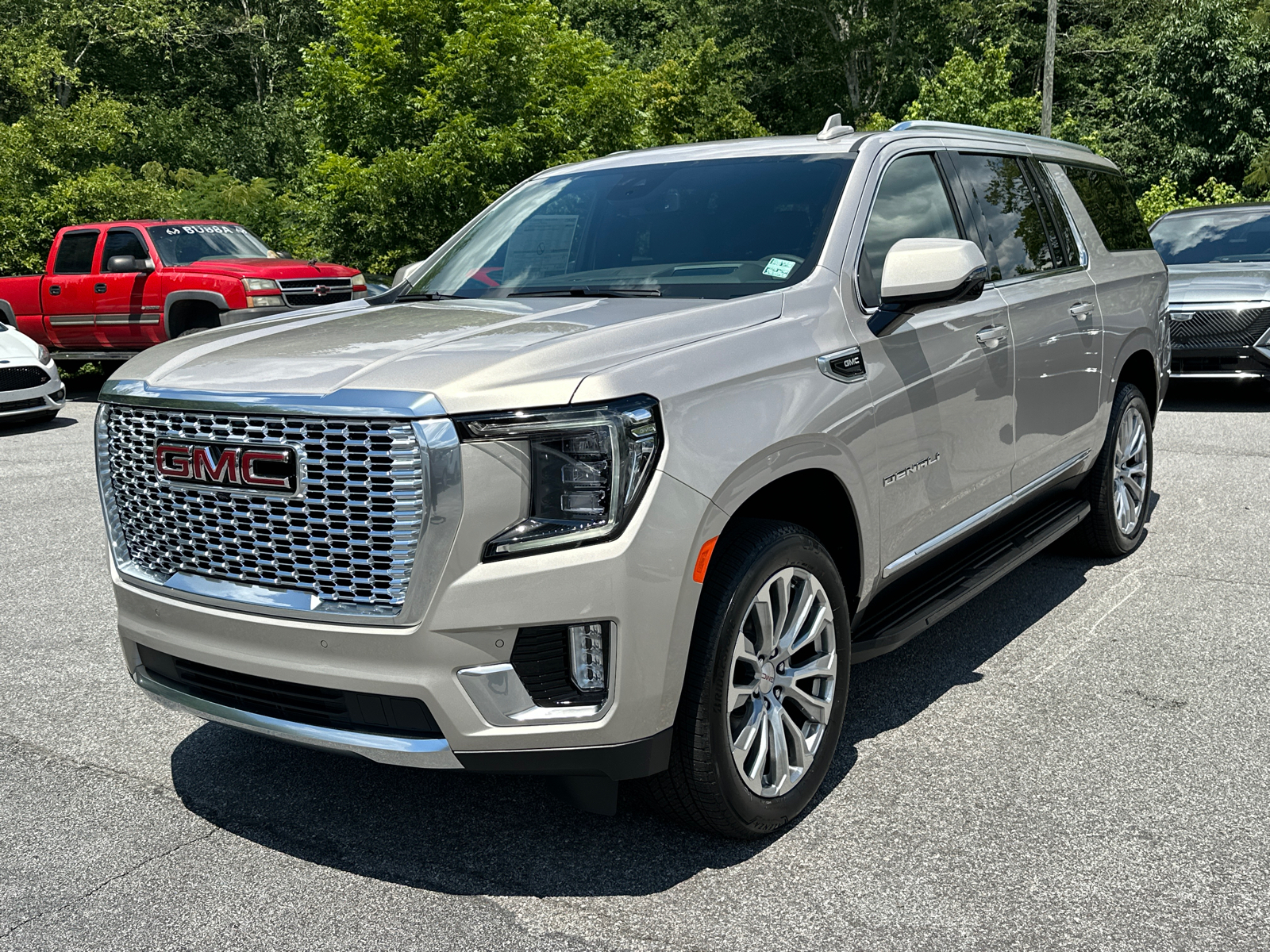 2024 GMC Yukon XL Denali 2