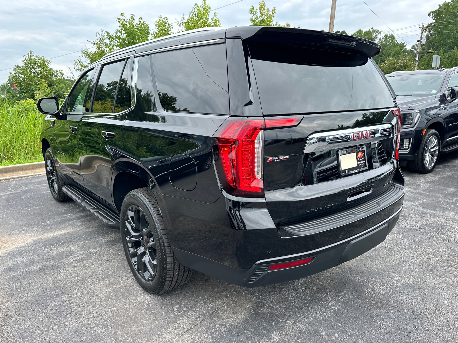 2024 GMC Yukon SLE 8