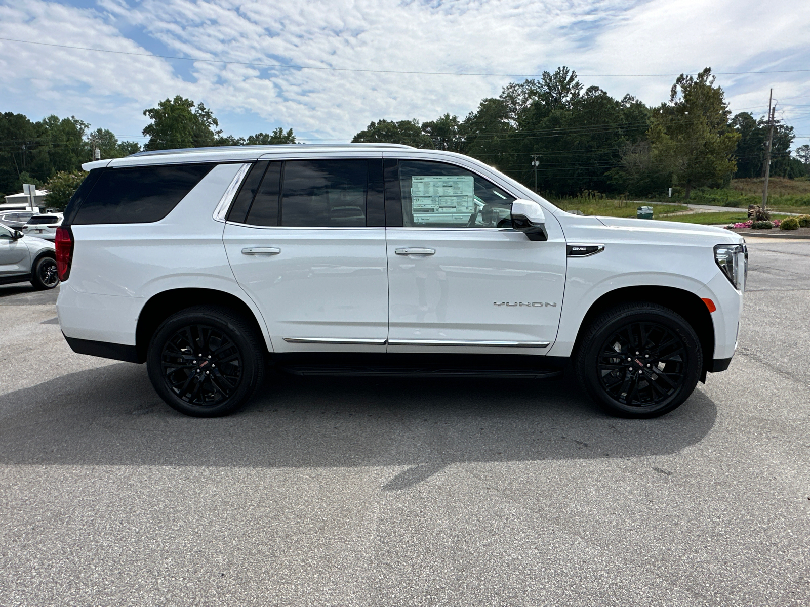 2024 GMC Yukon SLT 5