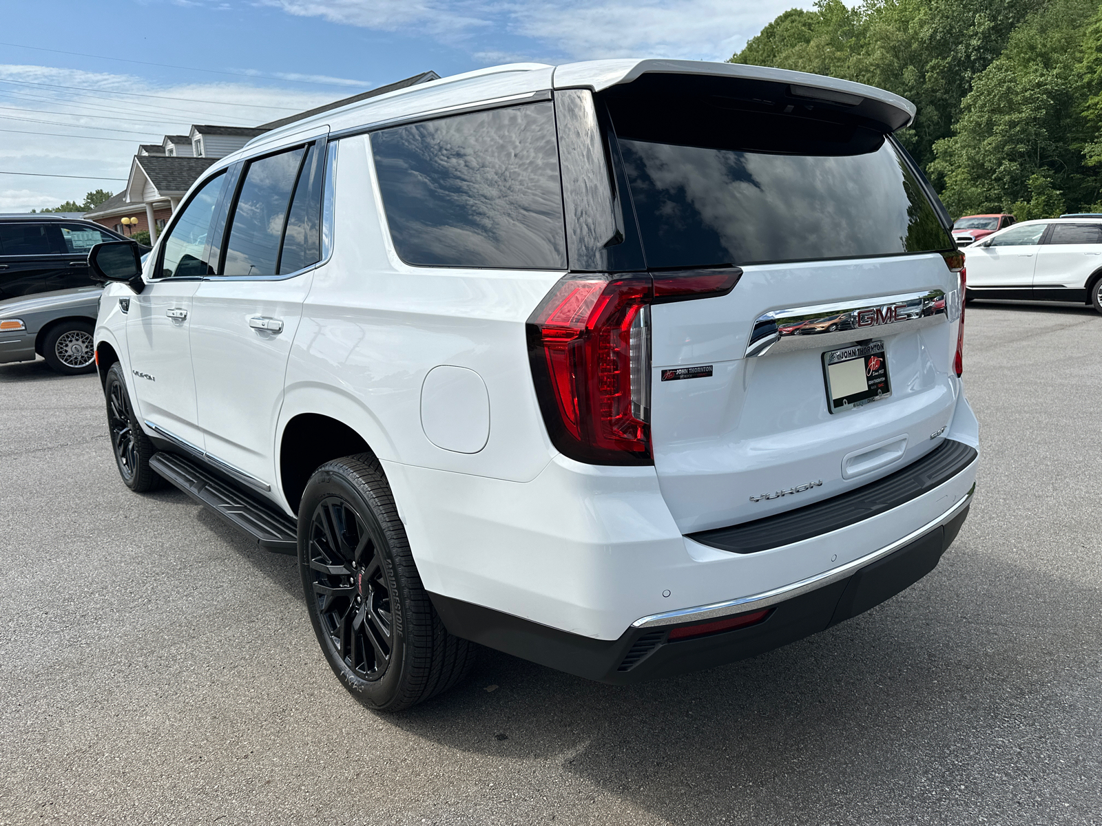 2024 GMC Yukon SLT 8