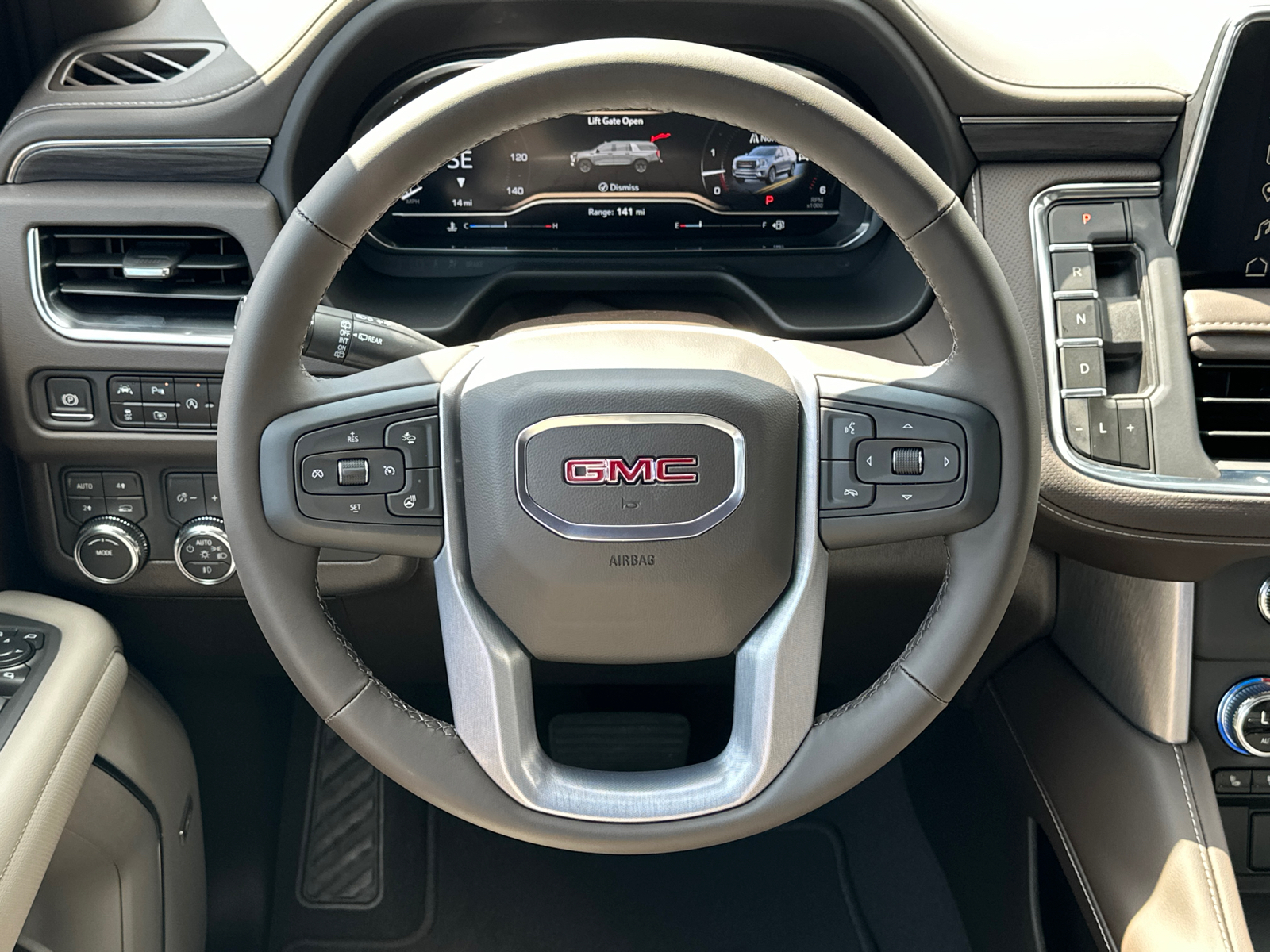 2024 GMC Yukon SLT 25