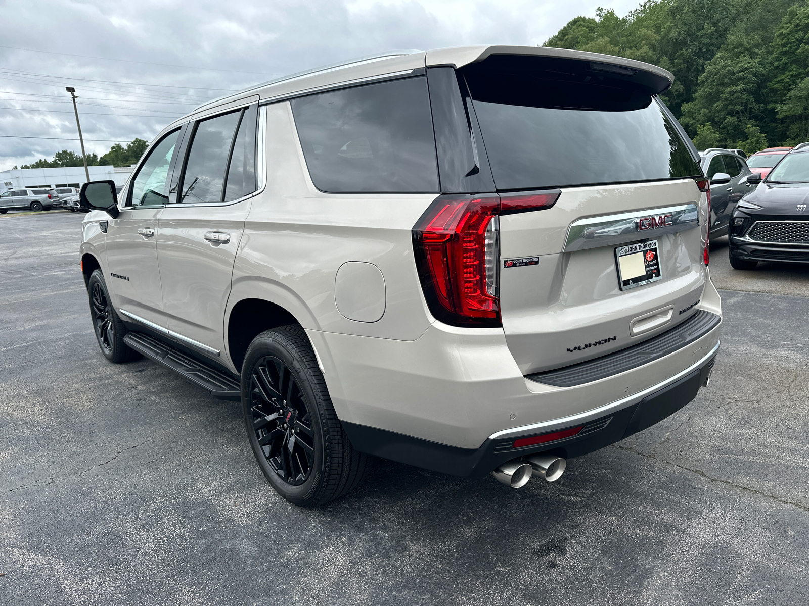 2024 GMC Yukon Denali 8