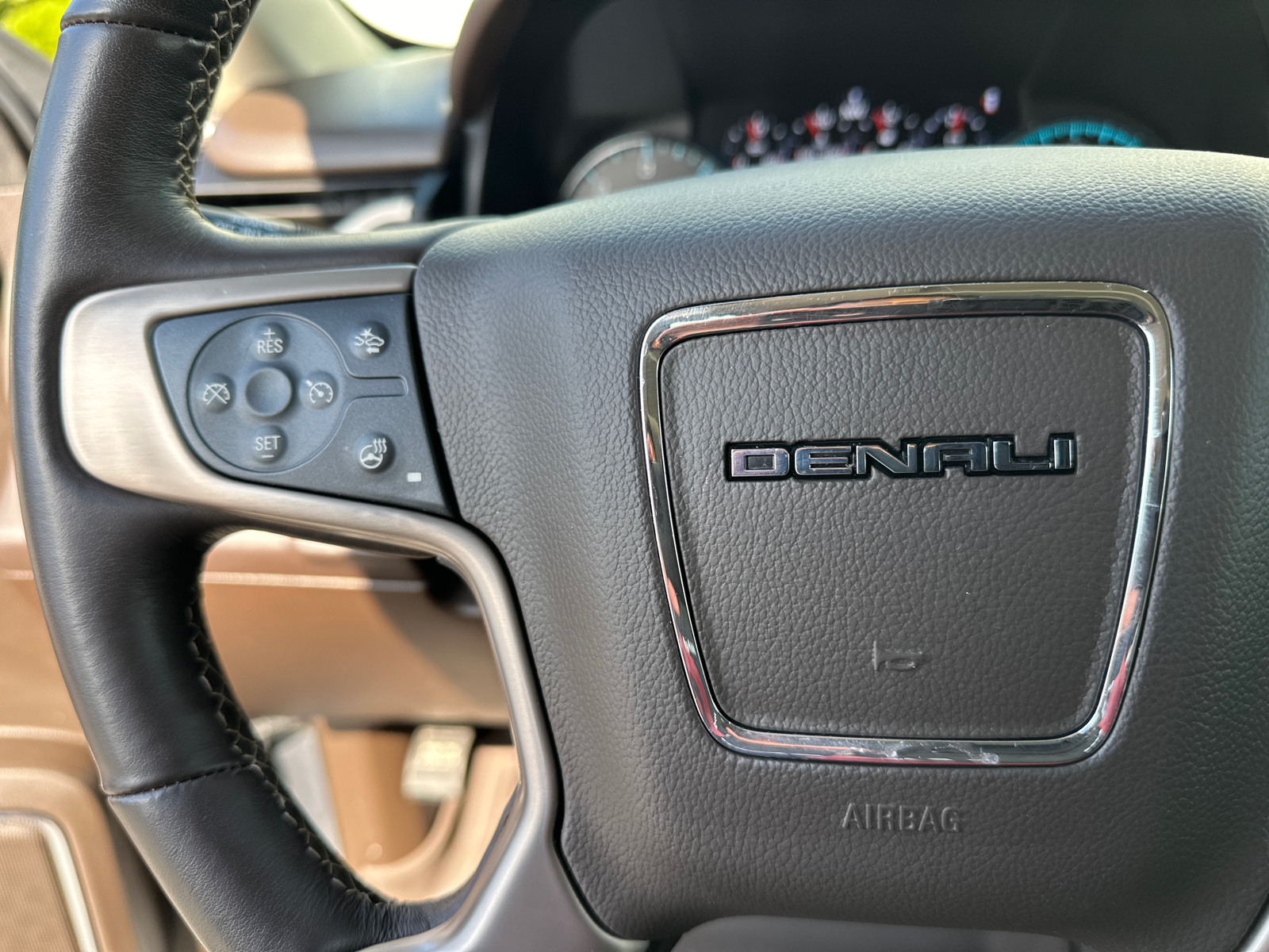 2020 GMC Yukon Denali 26