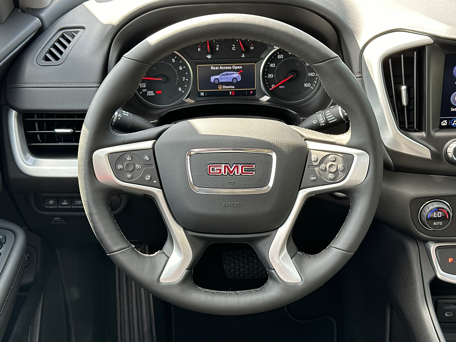 2024 GMC Terrain SLT 24