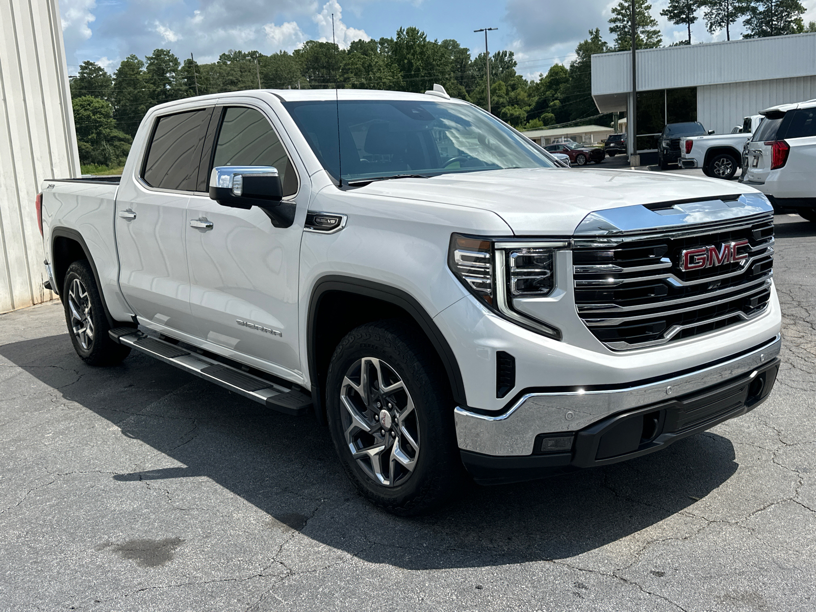 2022 GMC Sierra 1500 SLT 4