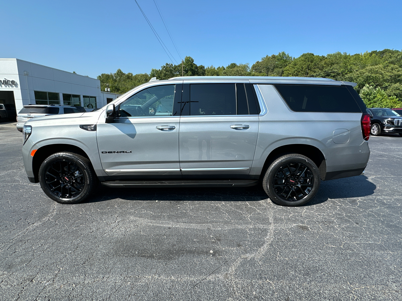 2024 GMC Yukon XL Denali 9