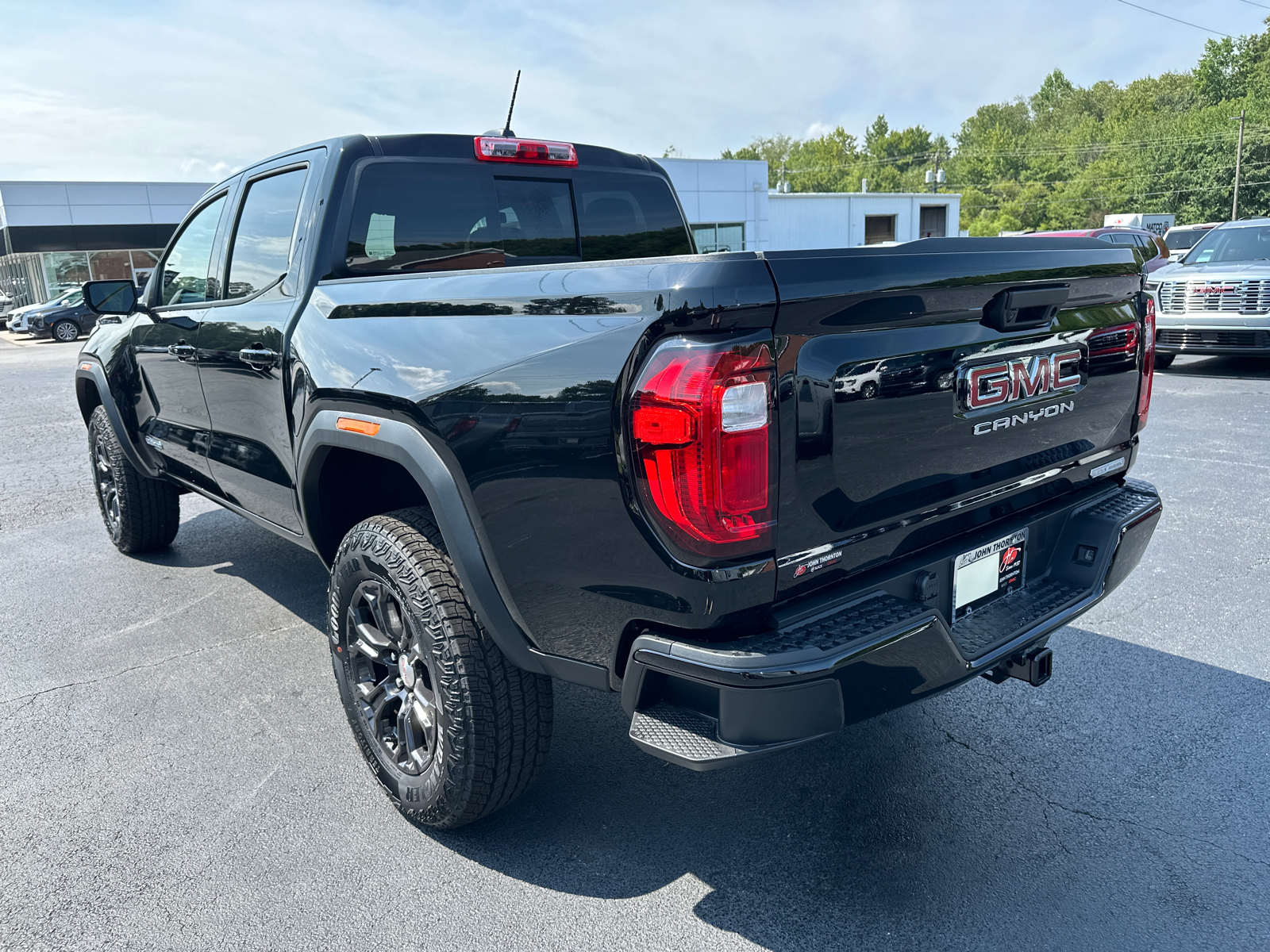 2024 GMC Canyon Elevation 8