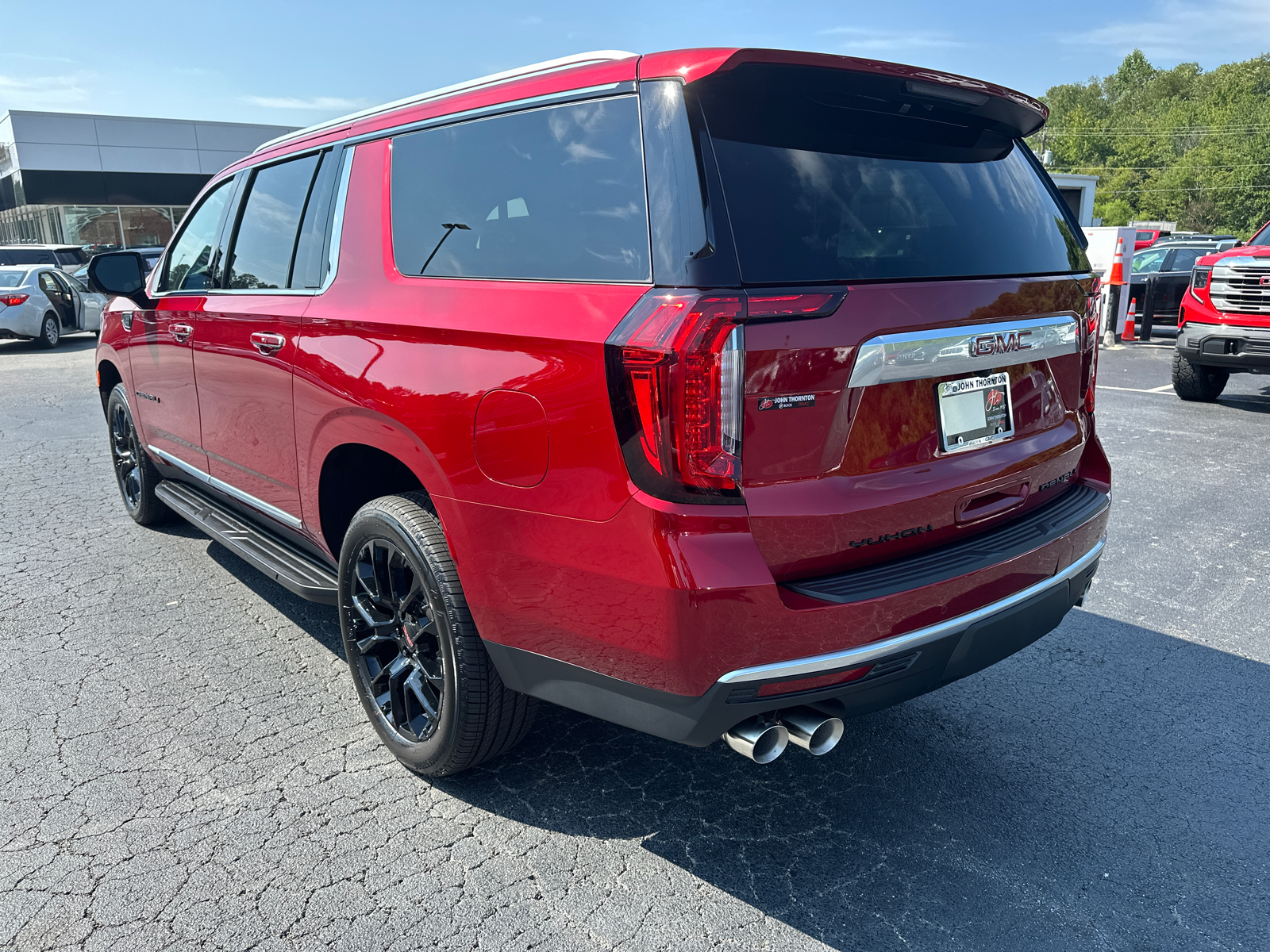 2024 GMC Yukon XL Denali 8