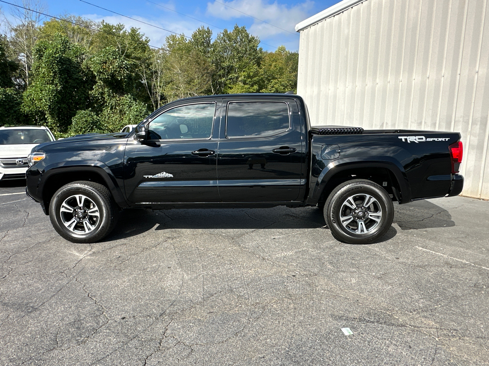 2018 Toyota Tacoma TRD Sport 9