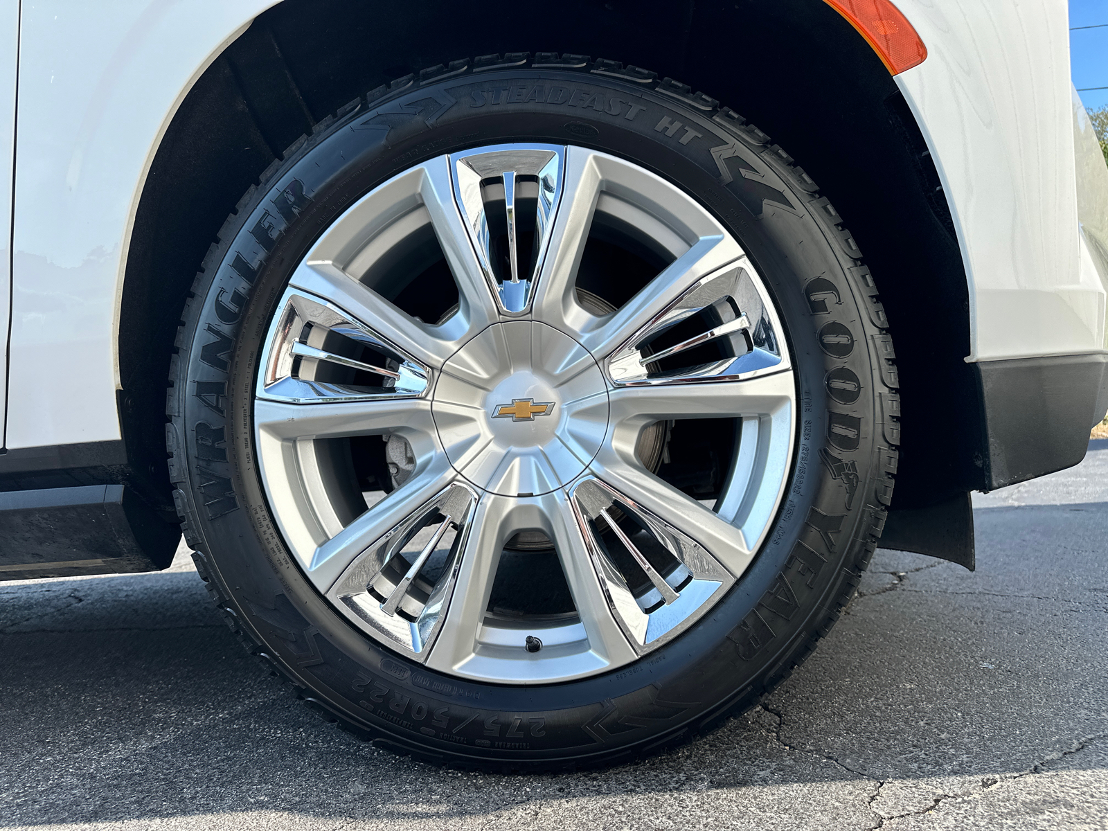 2021 Chevrolet Suburban High Country 13