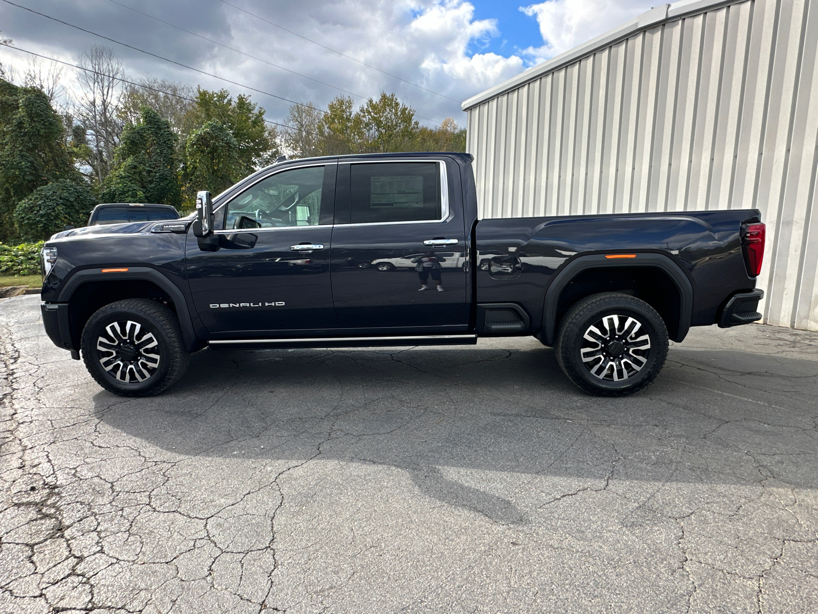 2024 GMC Sierra 2500HD Denali Ultimate 9