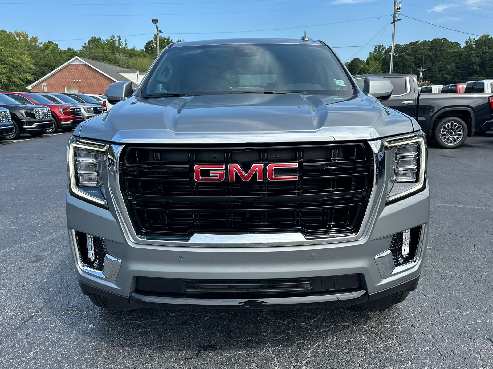 2024 GMC Yukon XL SLE 3