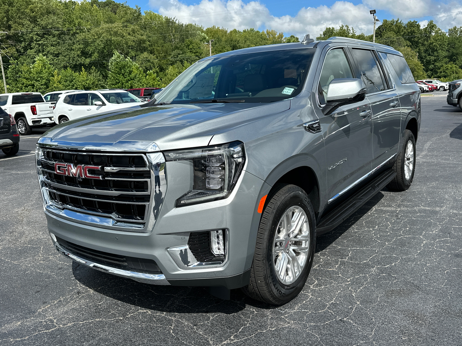 2024 GMC Yukon XL SLT 2