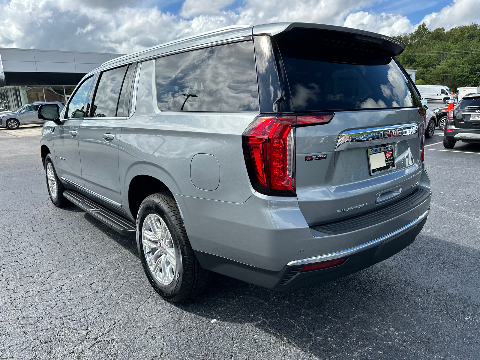 2024 GMC Yukon XL SLT 8